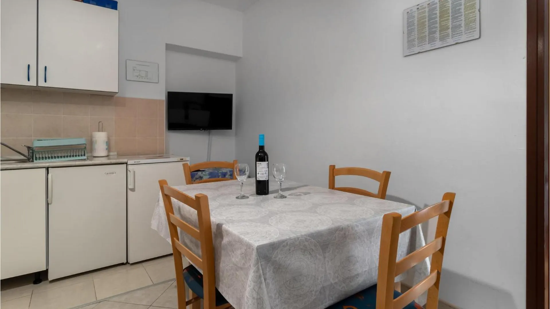 Amazing Apartment In Jadranovo With Wifi