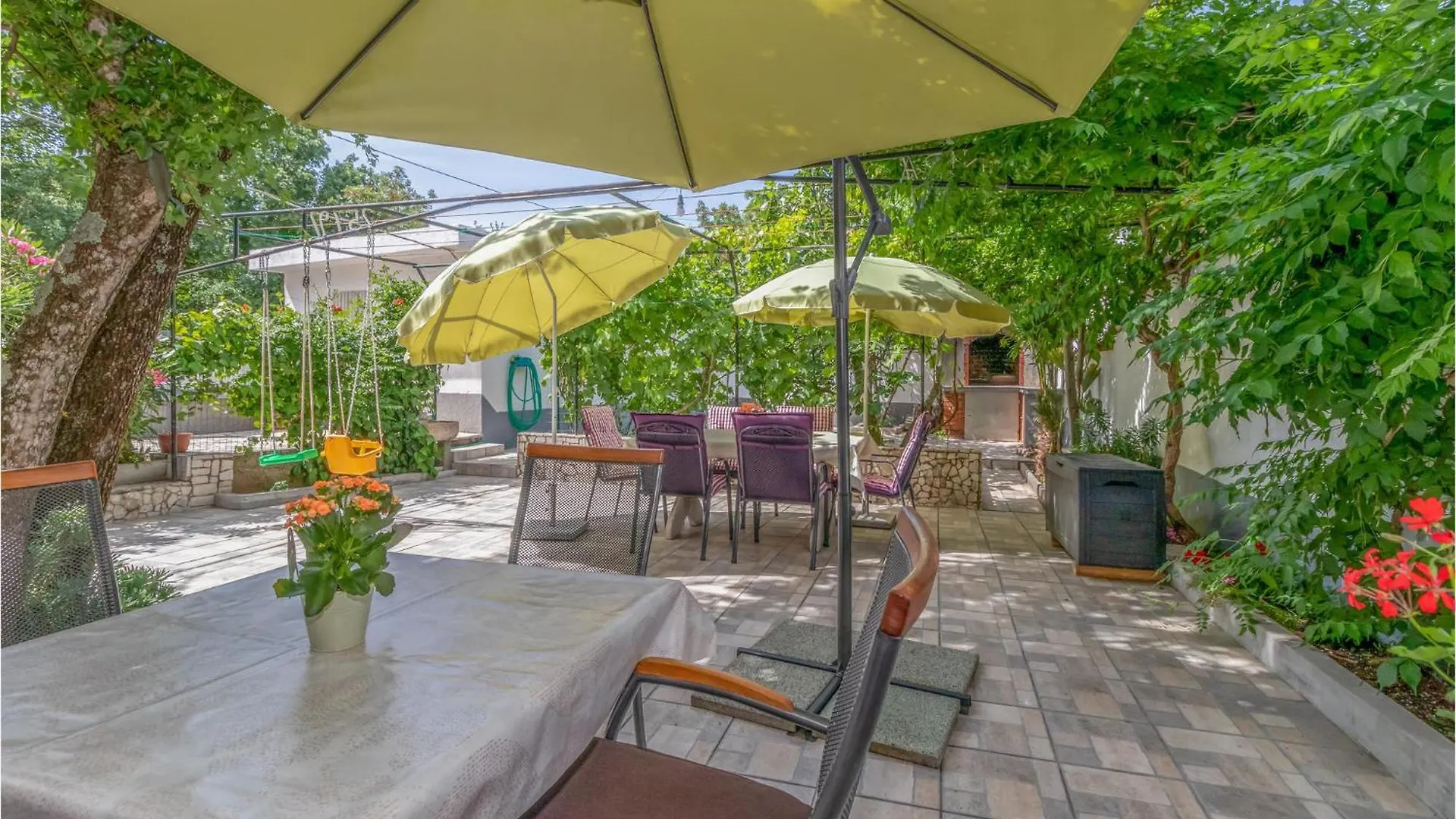 Amazing Apartment In Jadranovo With Wifi