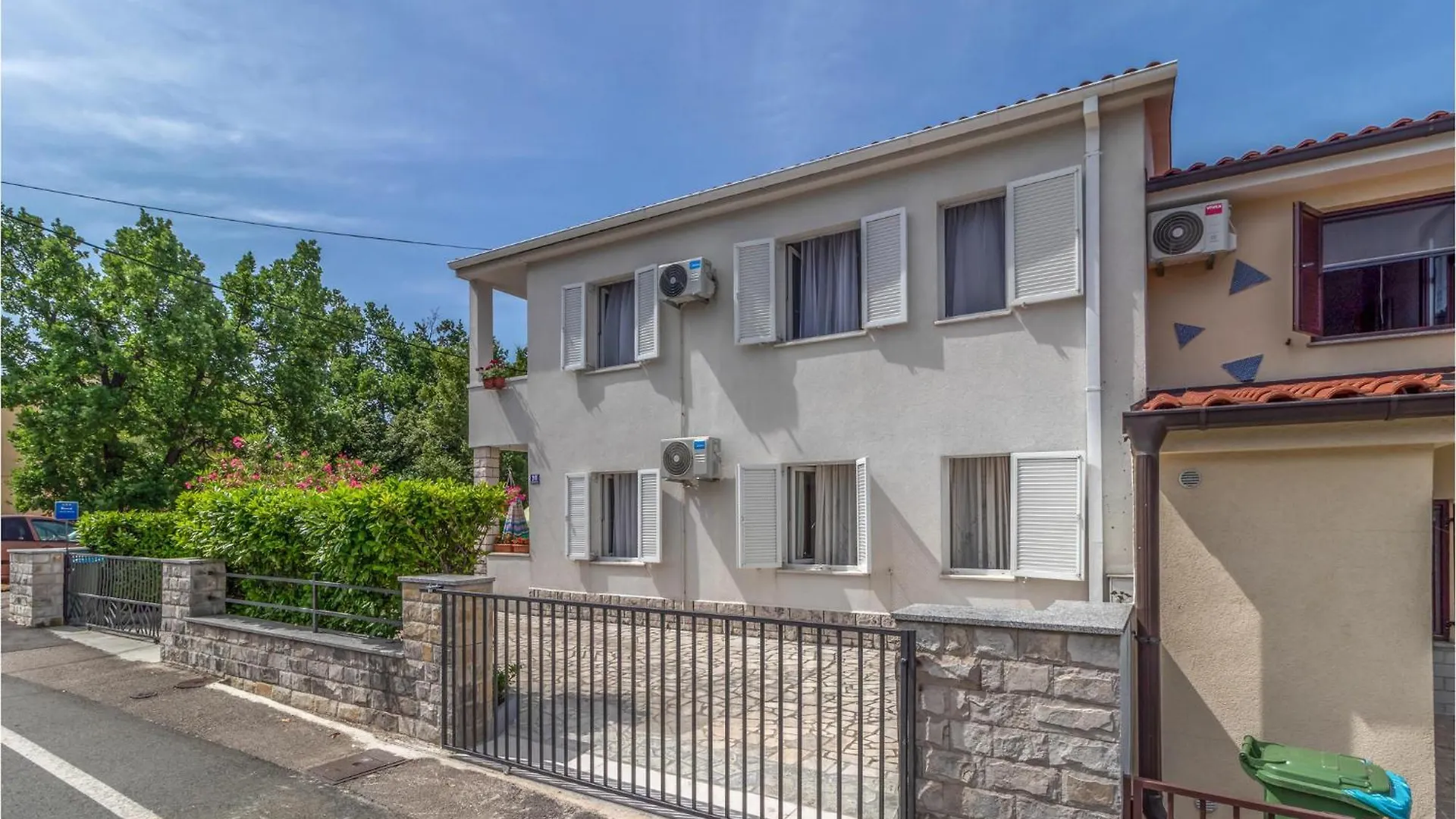 Amazing Apartment In Jadranovo With Wifi
