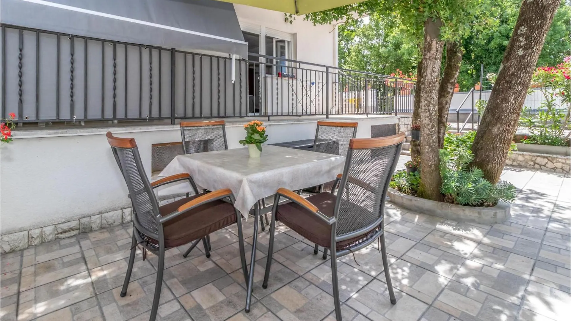 Amazing Apartment In Jadranovo With Wifi
