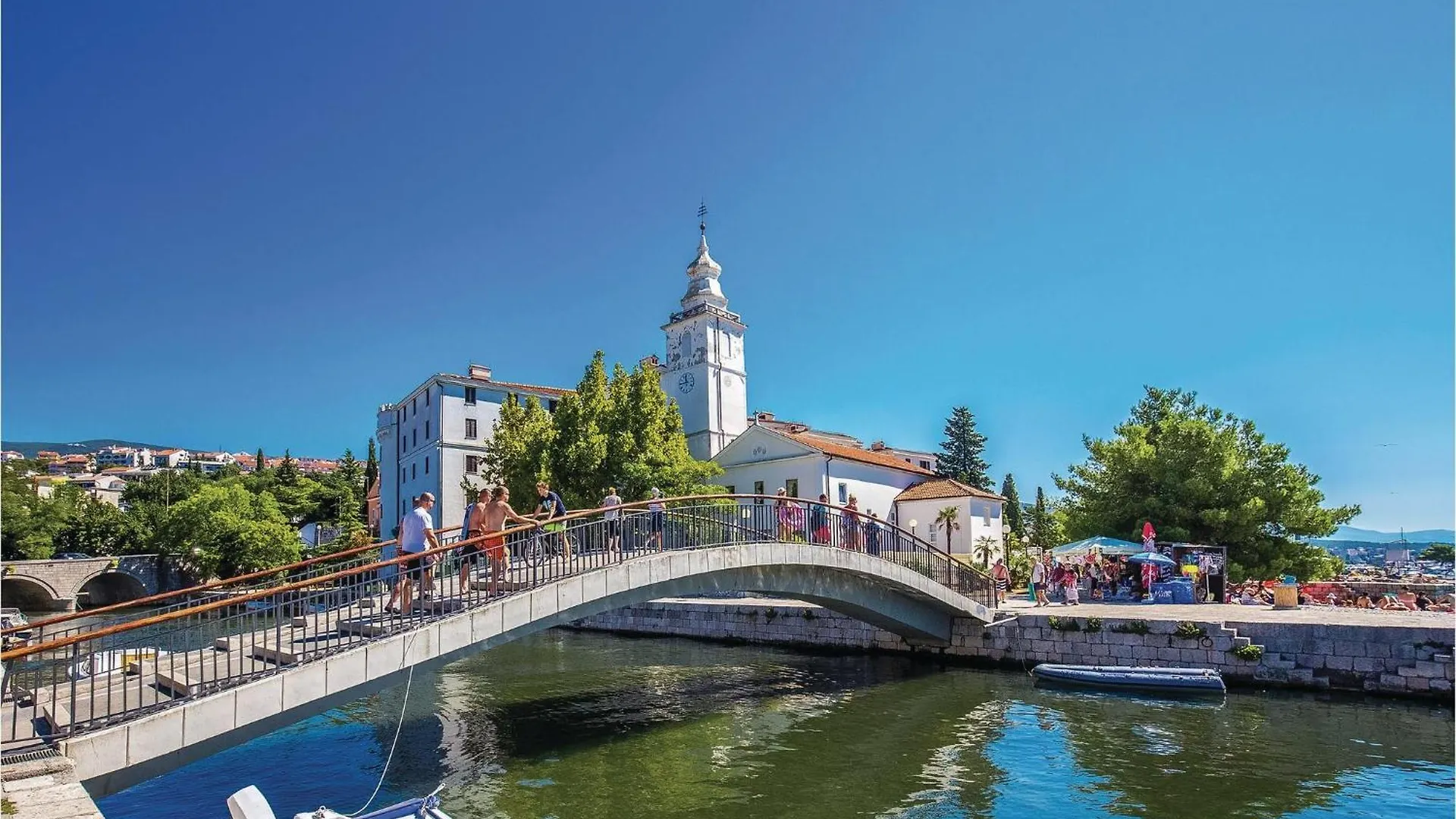 Amazing Apartment In Jadranovo With Wifi 0*,  Croatia
